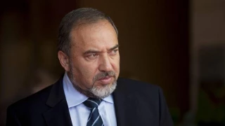 به منظور حل بحران کنست رژیم صهیونیستی؛

با طرح "رووین ریولین" موافقت کنید؛ ائتلاف سه حزب تنها چاره حل بحران بی پایان!