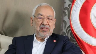 الغنّوشي لوزير الخارجية البحريني: اهتم بشؤون بلادك ودَع تونس لأهلها