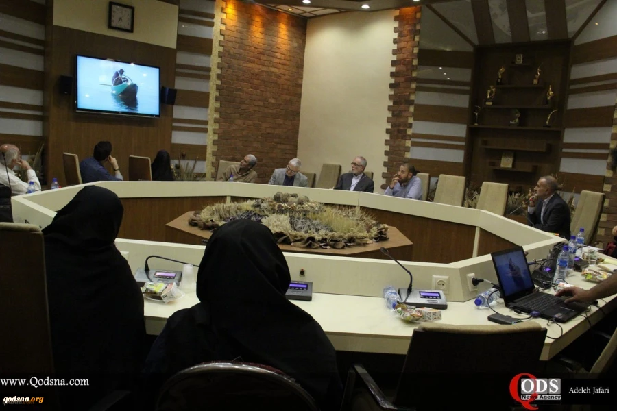 در دفتر ادبیات و هنر بیداری برگزار می شود؛

نشست «جغرافیای سیاسی اربعین-ازعاشورا تا ظهور»  با حضور کارشناسان مسائل عراق 2