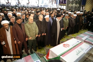 انتقام گیران در راه اند ..

دختر شهید سلیمانی:آقاجان خدا نکند شهادت پدرم ناراحتی به چهره شما بیاورد/ رهبر انقلاب بر پیکر حاج‌ قاسم سلیمانی و همرزمان شهیدشان نماز اقامه کردند/ شعار مردم ایران: پرچم توییتری ترامپ روی تابوت او پهن خواهد شد/ مردمی که خود را