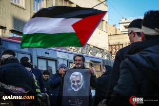 انتقام گیران در راه اند ..

دختر شهید سلیمانی:آقاجان خدا نکند شهادت پدرم ناراحتی به چهره شما بیاورد/ رهبر انقلاب بر پیکر حاج‌ قاسم سلیمانی و همرزمان شهیدشان نماز اقامه کردند/ شعار مردم ایران: پرچم توییتری ترامپ روی تابوت او پهن خواهد شد/ مردمی که خود را