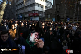 انتقام گیران در راه اند ..

دختر شهید سلیمانی:آقاجان خدا نکند شهادت پدرم ناراحتی به چهره شما بیاورد/ رهبر انقلاب بر پیکر حاج‌ قاسم سلیمانی و همرزمان شهیدشان نماز اقامه کردند/ شعار مردم ایران: پرچم توییتری ترامپ روی تابوت او پهن خواهد شد/ مردمی که خود را