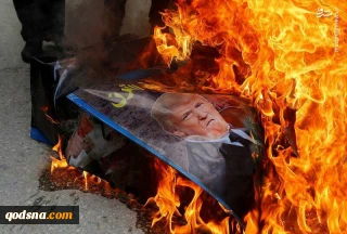 فلسطینی‌ ها عکس ترامپ را آتش زدند