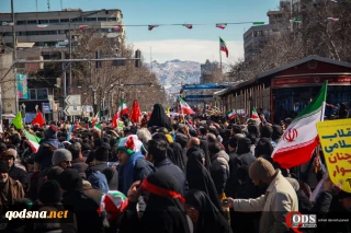 پوشش خبری رسانه های جهان از یوم الله 22 بهمن؛

آسوشیتد پرس: همزمان با تشدید تنش ها میان تهران و واشنگتن، ایرانی ها انقلابشان را جشن گرفتند/ المیادین: حضور مردم زیر برف و باران اجباری نیست، یک انتخاب است/ العهد: ایرانی ها با انقلاب شان تجدید میثاق کردند/ شینهوا: مردم ایران پرچم آمریکا و اسرائیل را آتش زدند/ فرانس 24: ایرانی ها با برپایی جشن انقلاب اتحاد خود را در برابر واشنگتن نشان دادند