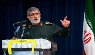 قائد قوات القدس يشارك في مسيرات ذكرى انتصار الثورة الاسلامية + صورة