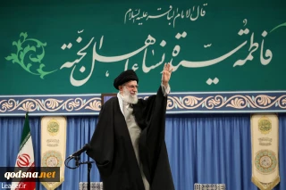 رهبر معظم انقلاب اسلامی در دیدار هزاران نقر از مداحان و ذاکران اهل‌بیت(ع) بیان کردند:

حیرت ناظران جهانی از تاب‌آوری ملت ایران مقابل غول وحشی آمریکایی/ ملت ایران در مقابل تبلیغات دشمن برای القاء تسلیم در برابر آمریکا ایستاده است/ فرزندآوری کمتر موجب پیری جامعه و تسلط دشمنان ملت خواهد شد