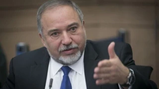 لیبرمن: رئیس موساد اخیرا به قطر سفر کرد