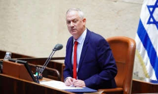 منابع صهیونیستی خبر دادند:

انتخاب گانتز به عنوان رئیس کنست و نزدیک شدن اسرائیل به تشکیل کابینه وحدت