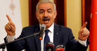 اشتية: 79 % من إصابات كورونا لدينا من العمال في "إٍسرائيل"