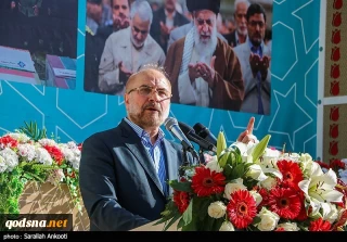 در سخنرانی در جوار گلزار شهدای کرمان؛

قالیباف: باتدبیر سردار سلیمانی، اسرائیل در جنگ ۳۳ روزه یک متر هم نتوانست به خاک لبنان تجاوز کند