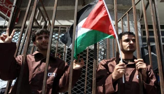 در اعتراض به صدور احکام غیرقانونی انجام شد؛

اعتصاب غذای 27 روزه سه اسیر فلسطینی/ اسیر مبتلا به کرونا هنوز آزاد نشده است