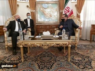دبیر شورای عالی امنیت ملی در دیدار با وزیر امور خارجه عراق/

شمخانی: عادی سازی روابط موجودیت کشورهای سازش کننده را نیز با خطر جدی مواجه خواهد کرد/ کمترین مجازات برای ترور شهید سلیمانی اخراج عاملان آن از منطقه است
