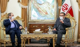خلال استقباله وزير الخارجية السوري.. 

شمخاني: مصير المطبّعين مع الكيان الصهيوني لن يكون افضل من القذافي والبشير