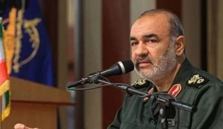 القائد العام لحرس الثورة الاسلامية: العدو لن يرفع الحظر ما لم ينتزع الشعب منه هذا السلاح