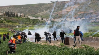 در مناطق مختلف کرانه باختری اتفاق افتاد:

مجروحیت ده ها فلسطینی در درگیری با نظامیان اشغالگر+تصاویر