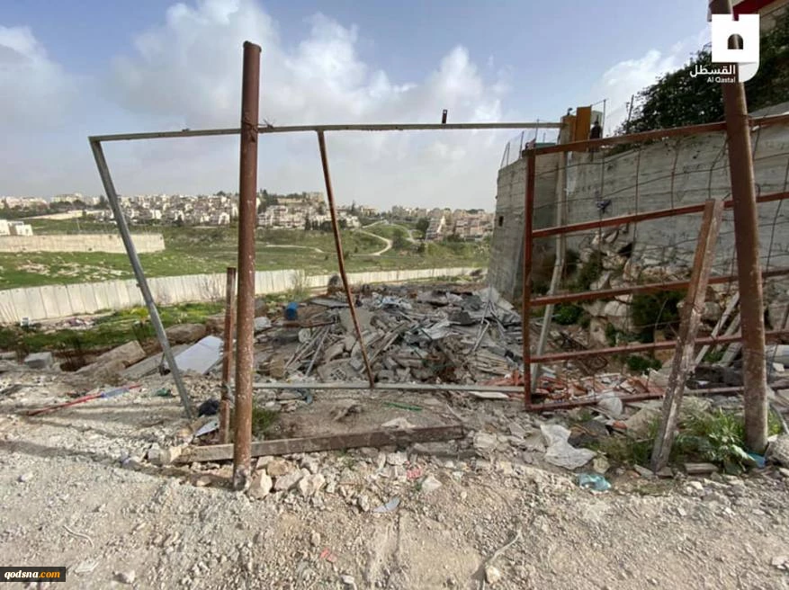 آخرین تحولات فلسطین/

یورش نظامیان صهیونیست به مناطق مختلف کرانه باختری/ 19 فلسطینی از جمله دو عضو حماس بازداشت شدند/ ادامه سیاست هدفمند تخریب منازل فلسطینیان و تخریب یک منزل دیگر 2