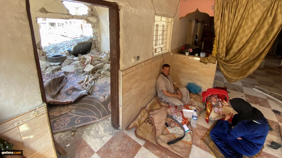 Palestinians in Gaza live by the rubble of their former homes
 8