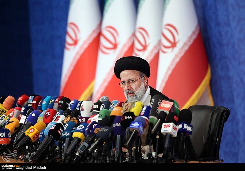 نیم نگاهی به ابعاد نشست خبری آیت الله رئیسی؛ تحلیلگران خارجی در گفتگو با قدسنا: 

گام روبه جلوی آیت الله رئیسی در مسیر بهبود روابط با عربستان سعودی/ پیروی بی قید و شرط آیت الله رئیسی از رهبر ایران باعث ترس و نگرانی شدید اسرائیل شده است 2