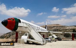 Palestinian twins turn Boeing 707 into restaurant