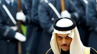 چرخش موضع یا بازی رسانه ای؟

وزیر خارجه عربستان: روابطمان را با اسرائیل عادی نخواهیم کرد