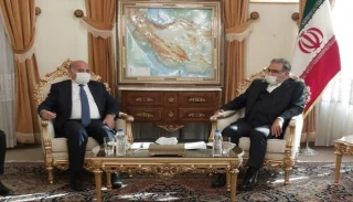 خلال استقباله وزير الخارجية العراقي...

شمخاني: نرصد عن كثب تحركات اميركا وبريطانيا والكيان الصهيوني المشبوهة في المنطقة