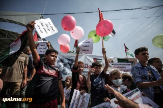 Gaza children unleash balloons into sky, demand end to Israeli blockade-in pictures
