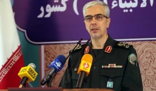 اللواء باقري: انجاز الدورية البحرية 75 مهمتها بنجاح مظهر لاقتدار وجهوزية قواتنا المسلحة