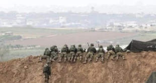 بررسی مهمترین عناوین رسانه های صهیونیستی (28 سپتامبر)؛

اذعان فرمانده صهیونیست به ناتوانی گنبد آهنین/ واکنش منفی حزب لیکود به سخنان بنت در سازمان ملل/ افشای دیدار مخفیانه یائیر لپید با پادشاه اردن/ آماده باش نظامیان صهیونیست در نوار مرزی غزه 5