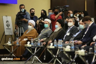 امام جمعه بغداد در گفتگو با خبرنگار قدسنا/ در حاشیه سی و پنجمین دوره کنفرانس وحدت اسلامی

قوای مردمی عراق فرصت جولان دهی را از آمریکا و رژیم صهیونیستی خواهد گرفت/ عزم اخراج آمریکا از منطقه شکل گرفته است