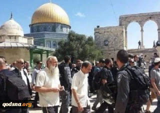 با حمایت نظامیان صهیونیست: ده‌ها شهرک‌نشین به مسجد الاقصی یورش بردند