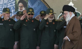 در بیانیه ای مضحک مطرح شد:

نگرانی بنت و لاپید از خروج سپاه از لیست سازمان های تروریستی/معرفی سپاه به عنوان عامل قتل هزاران غیر نظامی در خاورمیانه