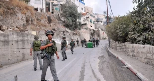 تحولات فلسطین:

یورش نظامیان صهیونیست به جنوب بیت لحم/ سه جوان فلسطینی در قدس اشغالی بازداشت شدند/ مرگ شهرک نشین تروریست جنایتکار 2
