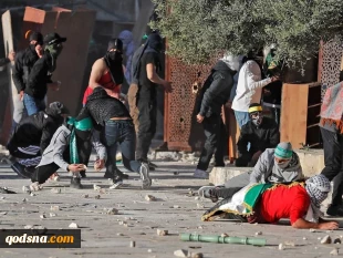 منابع فلسطینی اعلام کردند:

مجروحیت 90 فلسطینی در درگیری های مسجد الاقصی+تصاویر 4