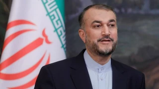 أميرعبداللهيان:

العالم الاسلامي والدول الاقليمية لن تسمح للكيان المحتل من القيام باي دور في المنطقة