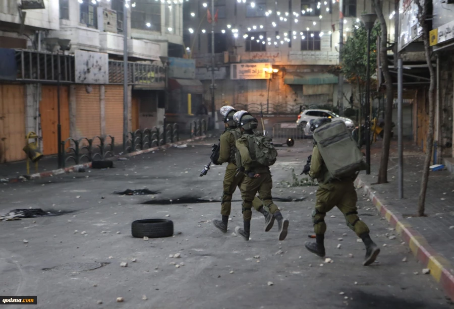 تحولات فلسطین/

احمد سعدات بار دیگر دبیرکل جبهه خلق برای آزادی فلسطین شد/ زخمی شدن دهها فلسطینی در یورش اشغالگران به مناطق مختلف کرانه باختری/ دو فلسطینی در قدس بازداشت شدند 3