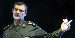قائد بحرية الحرس الثوري يحذر العدو من مغبة ارتكاب أي حماقة ضد الأمن القومي الإيراني