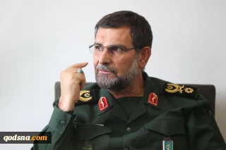 الادميرال تنكسيري: أبناء الثورة لن يستسلموا لتيار النفاق والكفر
