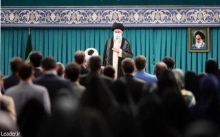امام خامنه‌ای: نخبگان دانشگاهی ما آبروی ایران هستند/ مسئولان از نخبه حمایت عاقلانه و خردمندانه کنند/ما تسلیم نشدیم و ایستادیم و ان‌شاءالله همچنان خواهیم ایستاد.