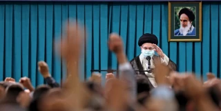 قائد الثورة الإسلامية: أميركا دولة هشة وضعيفة للغاية