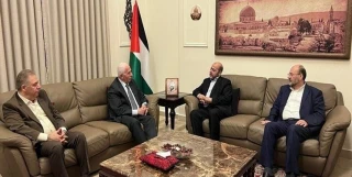 لقاء بين "فتح" و"حماس" في بيروت.. "توحيد الصف والتصدي لمشاريع حكومة نتنياهو"