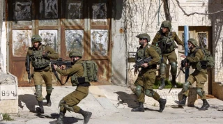 Zionist troops storm Palestinian elementary school in West Bank