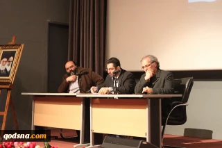 در محفل شاعرانه ایران و فلسطین در طلیعه ظهور مطرح شد

ابطحی: ملتی که آرمان متعالی داشته باشد دچار انحراف و شکست نمی شود// مودب: مساله فلسطین و قدس نیازمند بازاندیشی مداوم خصوصا از سوی شاعران است // علی داوودی: ماجرای فلسطین داستانِ غارتِ هویت و همه داشته یک قوم است