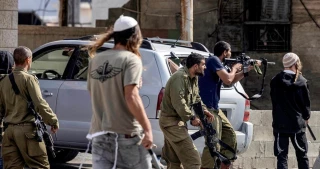 Settlers assault Palestinian citizens in al-Khalil and Nablus