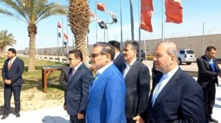 شمخاني يؤدي التحية لشهداء النصر في العراق