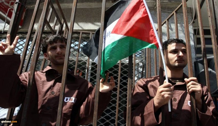 الشعب الفلسطيني يحي يوم الأسير

4900 أسير داخل سجون الاحتلال.. عينٌ ترقب القوانين والإجراءات وأخرى تقود المعركة كالشيخ عدنان 2