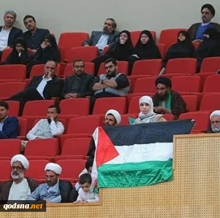 تصویر؛

اهتزاز پرچم فلسطین در کنفرانس وحدت اسلامی