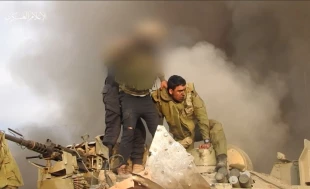 خبرهای لحظه به لحظه از طوفان الاقصی

تاکنون 22 صهیونیست به هلاکت رسیدند و دهها تن زخمی شدند / 35 صهیونیست به اسارت مقاومت درآمد / خودروهای زرهی صهیونیست ها منهدم شد/ 545 صهیونیست زخمی به بیمارستان منتقل شده اند/ شهادت جوان فلسطینی در شمال غرب رام الله/ 