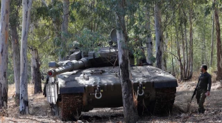 Hezbollah targets Merkava tank, causes casualties among Zionist troops