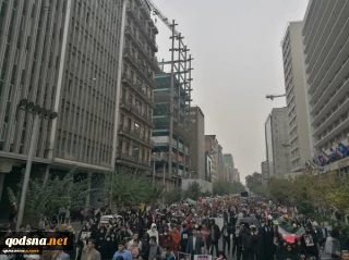 دانش آموزان شرکت کننده در مراسم 13 آبان:

حضور ما در این راهپیمایی، کمترین کاری است که برای همبستگی با کودکان فلسطینی انجام میدهیم