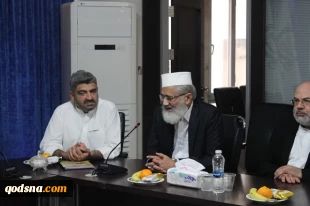 در دیدار رهبر جماعت اسلامی پاکستان با دبیرکل جمعیت دفاع از ملت فلسطین مطرح شد

حجت الاسلام رحیمیان:امام خمینی از ابتدای انقلاب از آرمان قدس حمایت کرد// مولانا سراج الحق: حاکمانی که نسبت به جنایات صهیونیست ها سکوت میکنند از خدا نمیترسند بلکه از آمریکا می